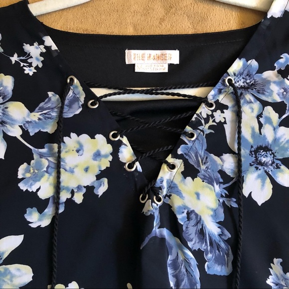 Floral Lace up Long sleeved Dress - Picture 3 of 6